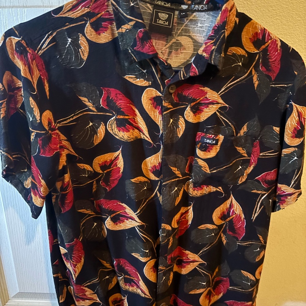Tanoa Casual Button Down Shirt . New but washed once